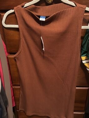Old Navy Ribbed Sleeveless Tank in Rust Brown